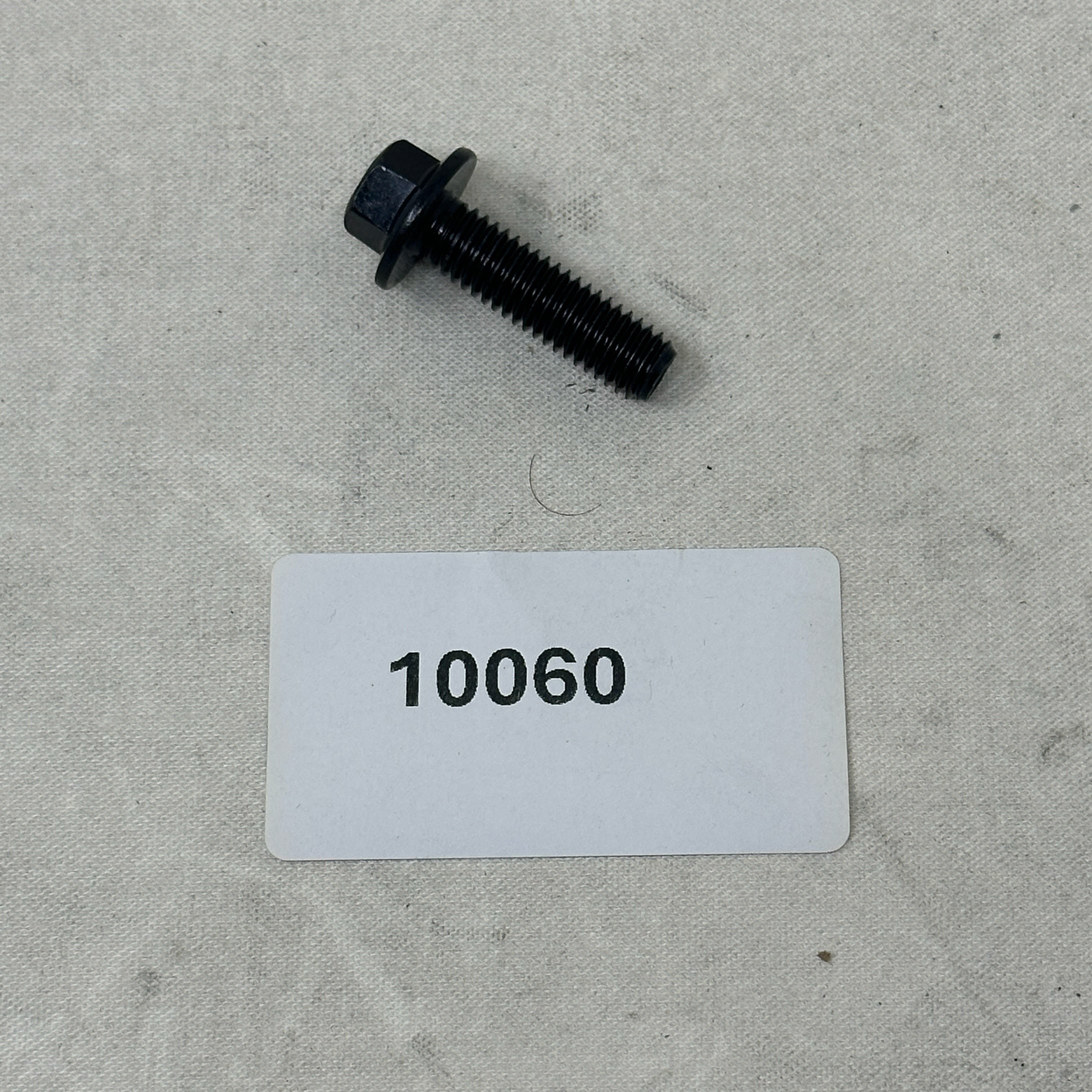 10060 BOLT M8X28