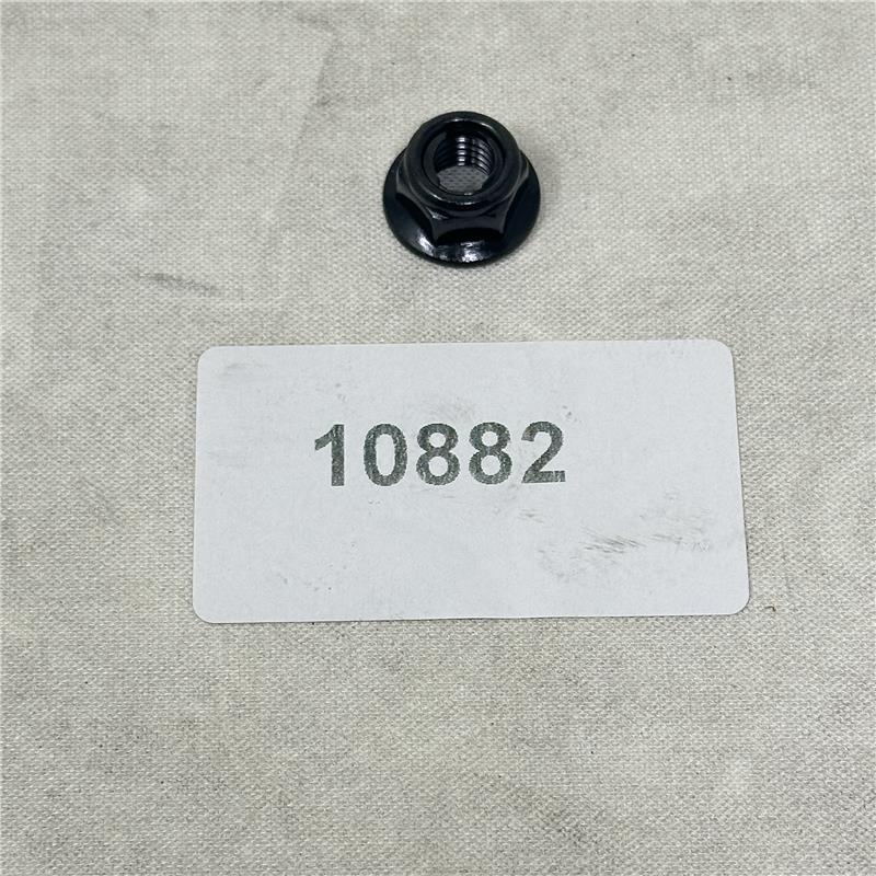 10882 NUT M8