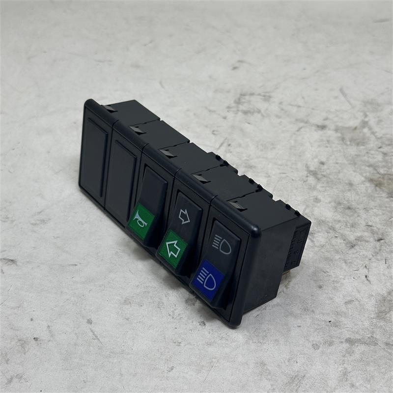 15909190240 5-Switch Combo