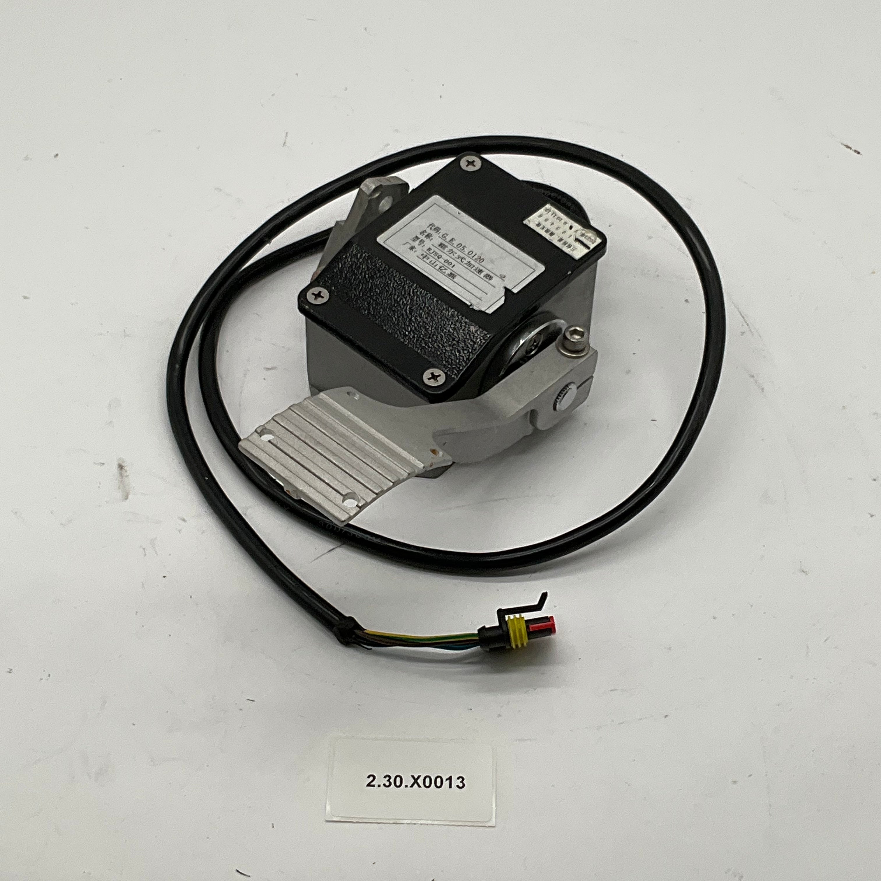 2.30.X0013 Accelerator