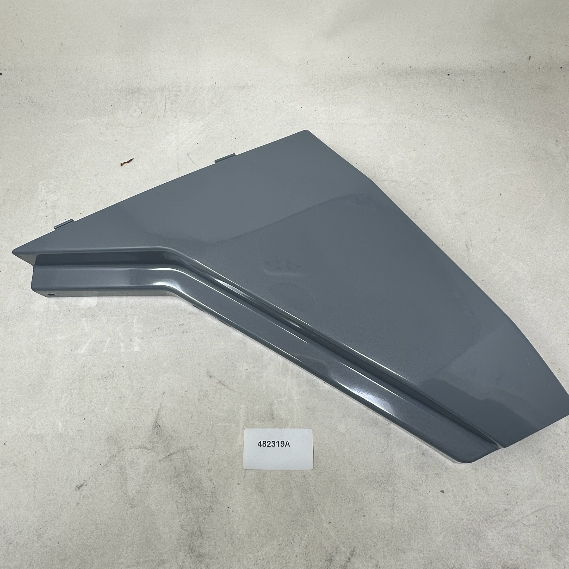 482319A Right Upper Fender Panel,Gray