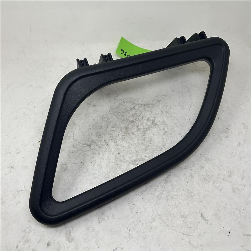 7109100-036 Arm rest