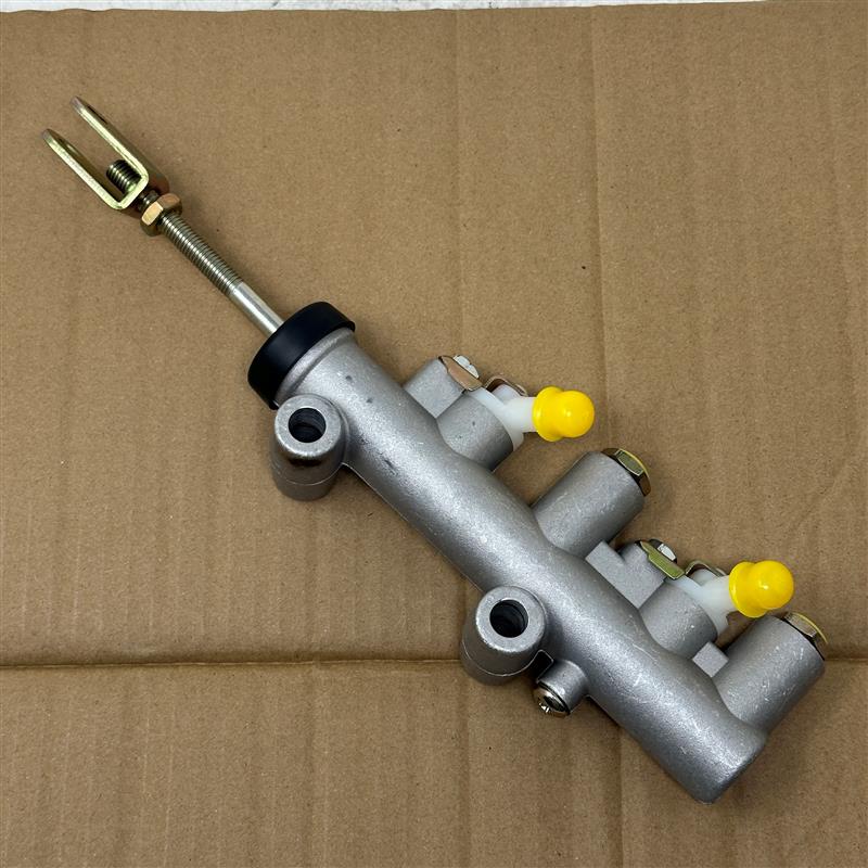 AW2804100-022 Master cylinder